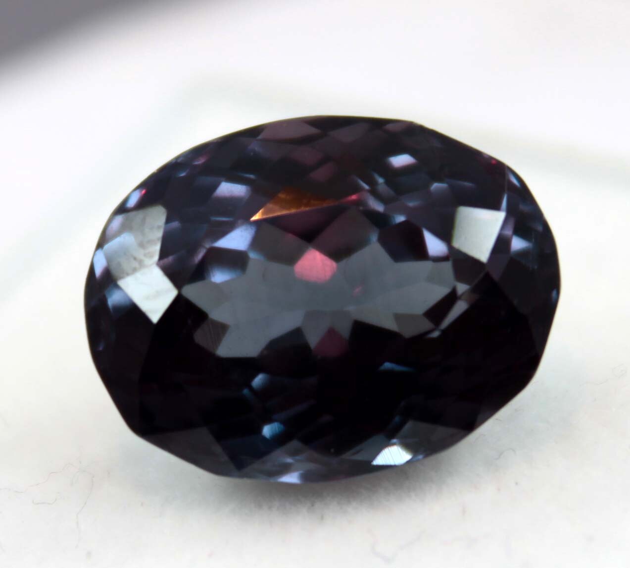 Natural Alexandrite Loose Gemstone 11 CT Oval Cut Color Changing Certified