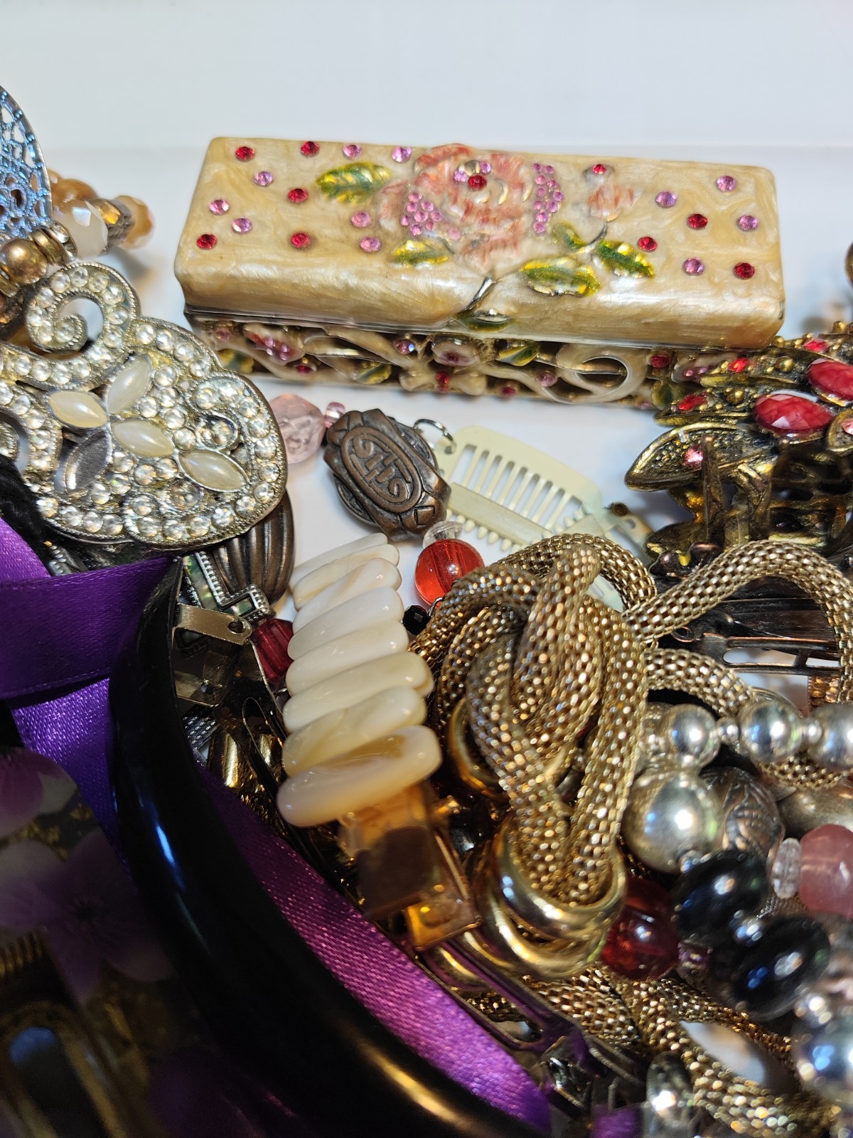 4 Lbs Bulk Women’s Jewelry Bracelet Necklace Beads Rings Earrings Misc vintage