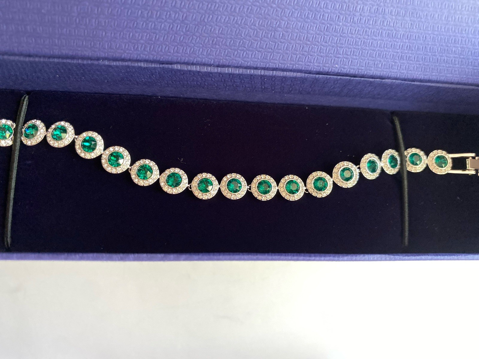 Vintage New Swarovski Una Angelic Emerald Green Crystal Round Cut Pave Bracelet