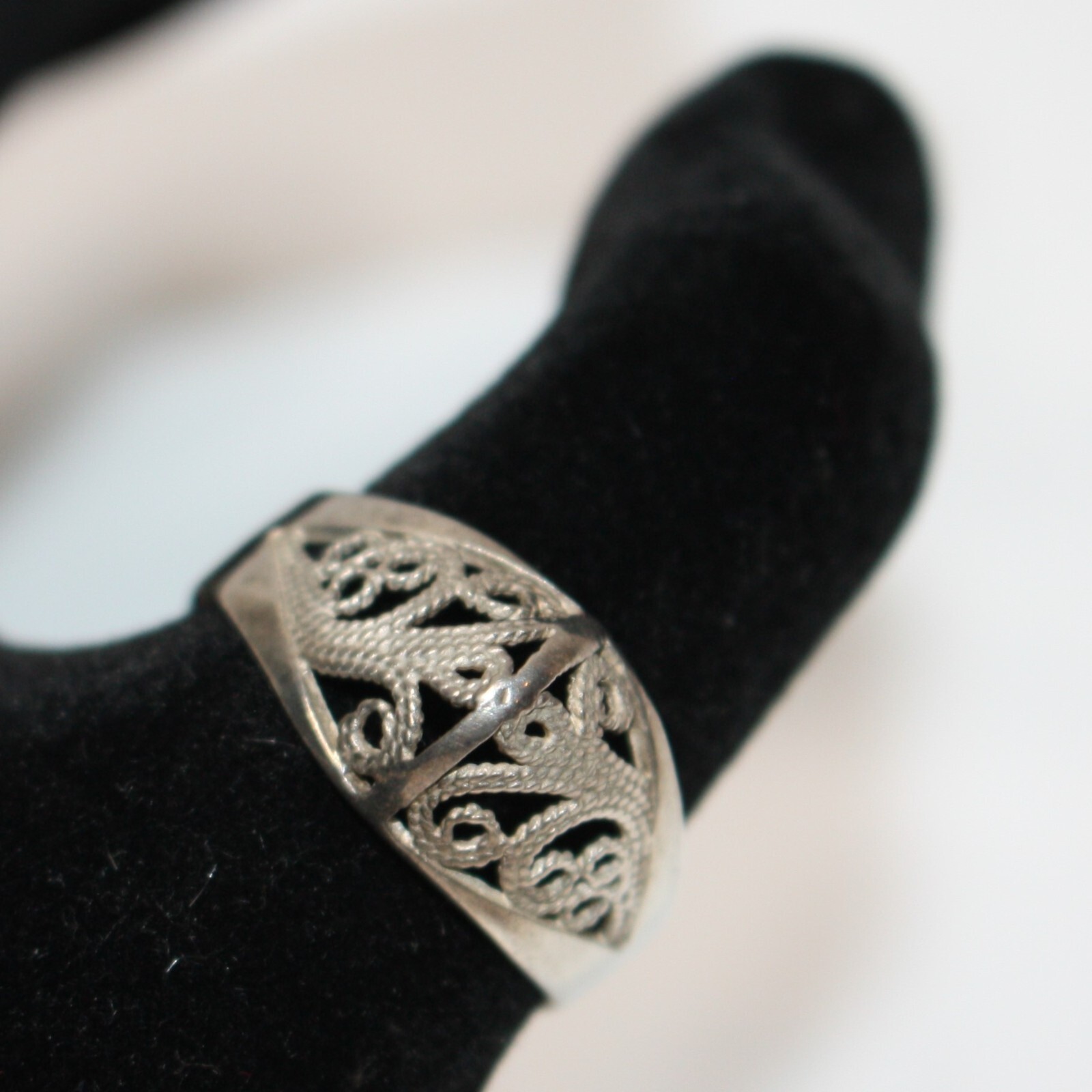 Sterling Silver Unique Design 925 Stamped Ring size 9