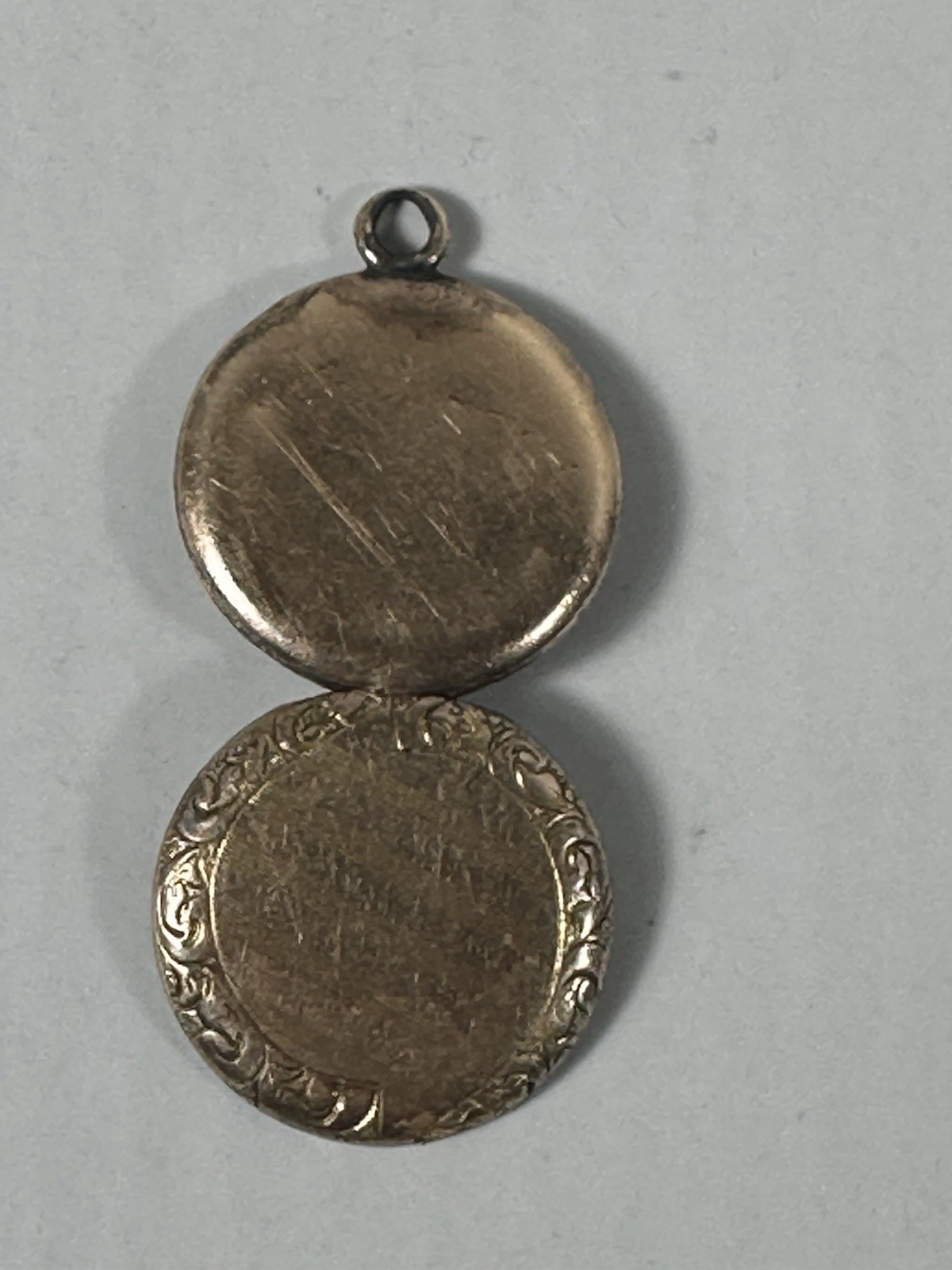 MS & CO 10Kt Gold Locket EUC 3.3g