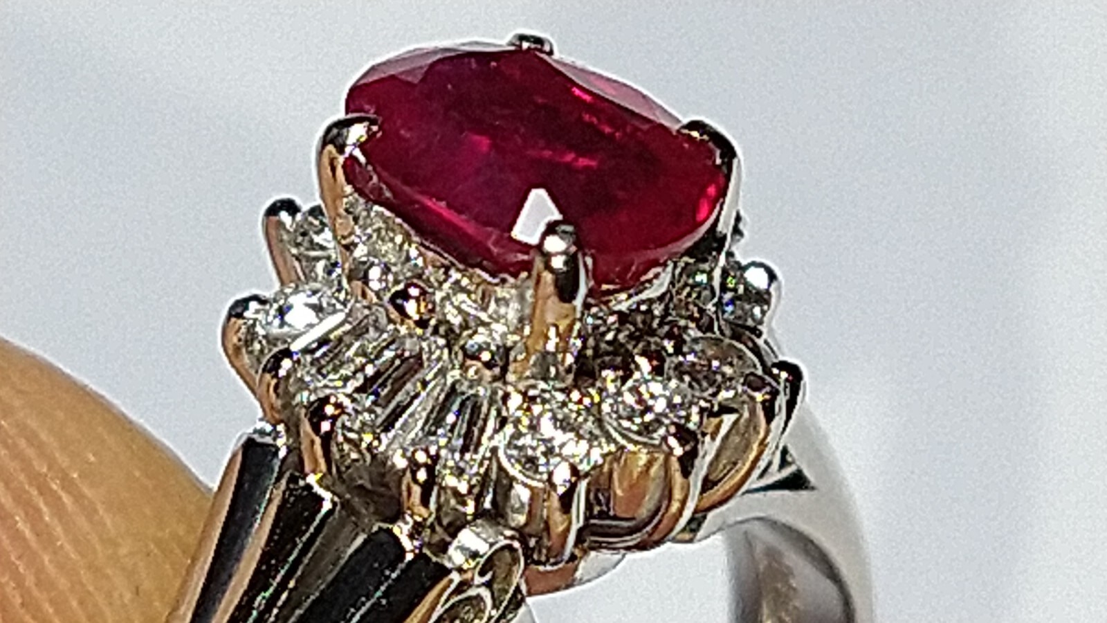 Solid platinum 0.84 carat natural ruby diamond ring 4.52 grams – sz 5.25 pt900
