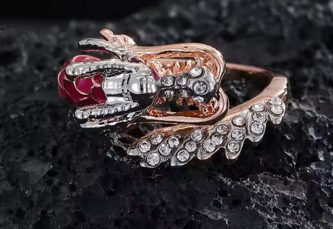 Alloy rose gold dragon ring with crystals