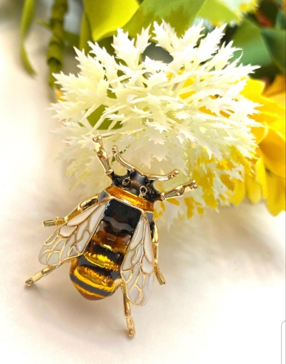 FLYING YELLOW & BLACK ENAMEL BUMBLE BEE INSECT BUG BROOCH PIN~AWARENESS RIBBON
