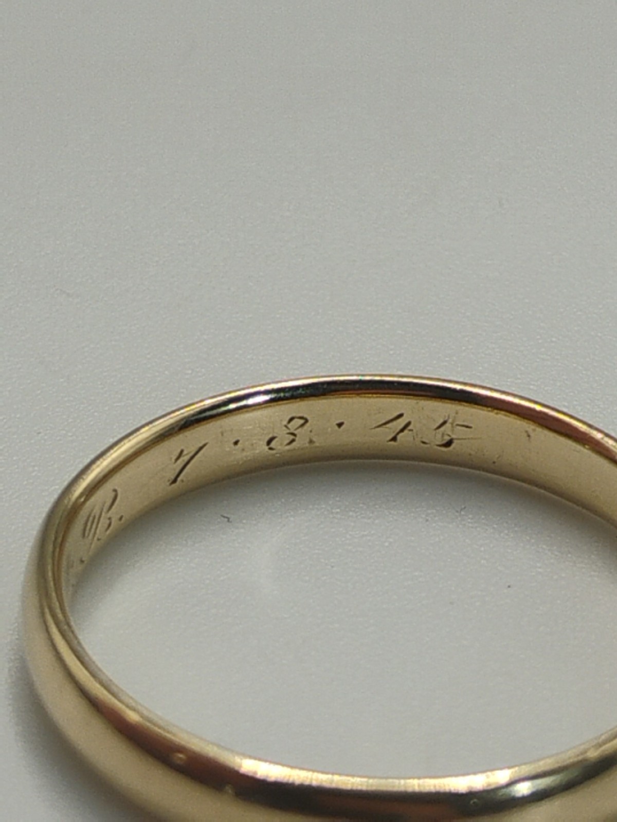 VTG 14K YELLOW GOLD ART CARVED MENS 5.8 MM WEDDING BAND RING 2.5 GRAMS SIZE 7