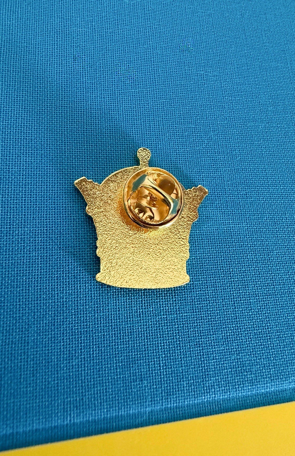 vintage mixed lot lapel pins CROWN QUEEN KING IRAN MAP ست تاج و نقشه ایران پهلوی