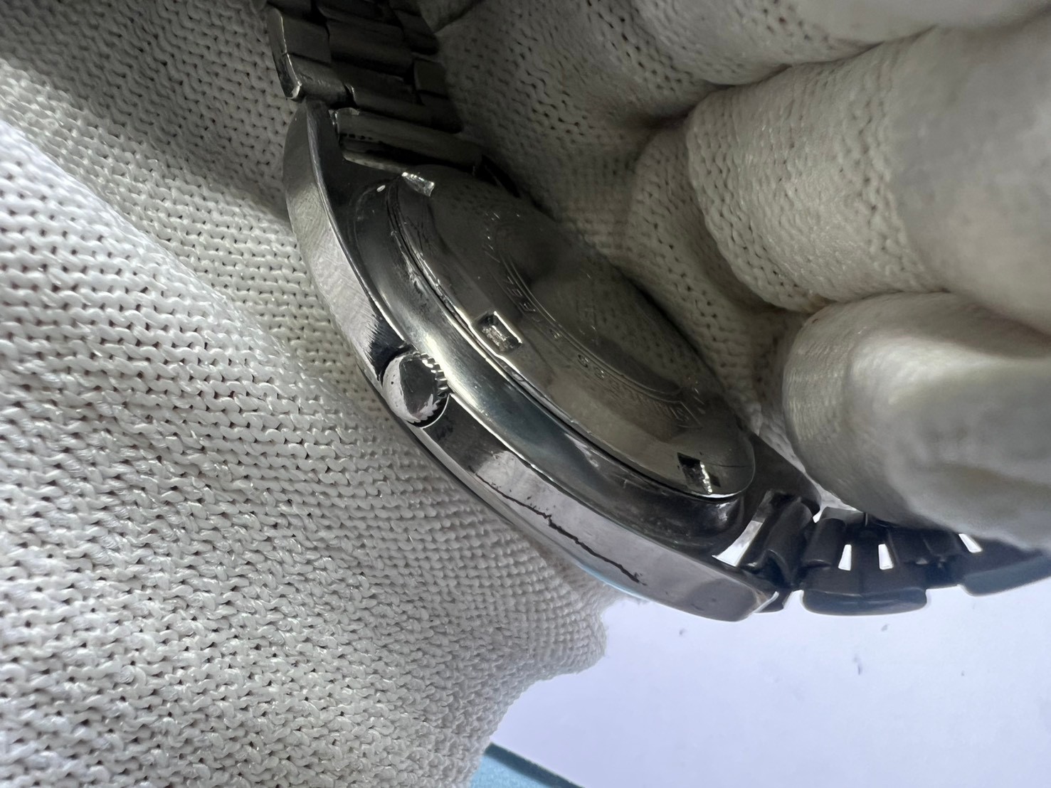 76. Seiko wristwatch 7005-8120 R date 37 mm running