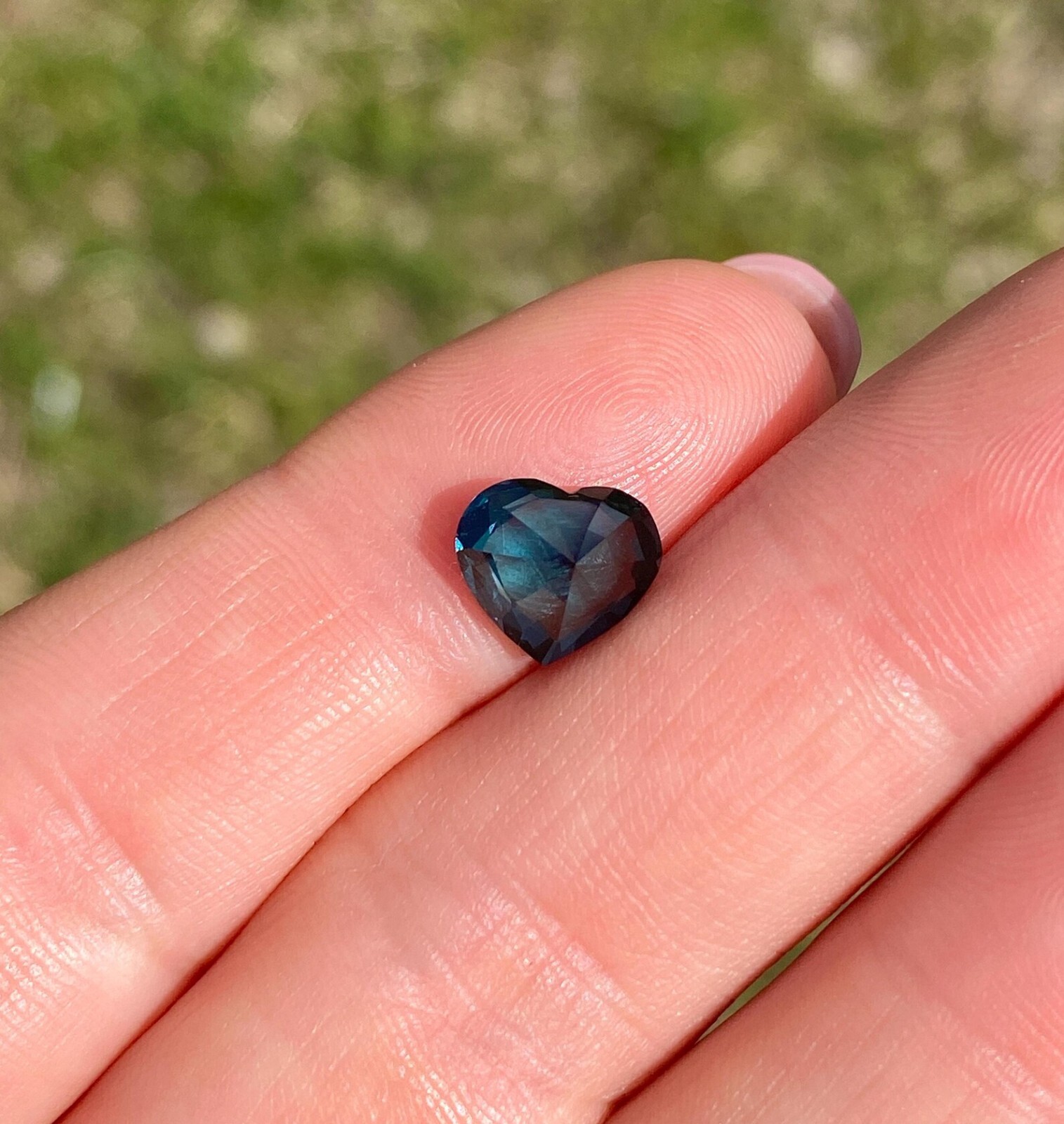 Spinel VIVID Green-Blue natural gemstone, heart cut, Origin Tanzania, Certified