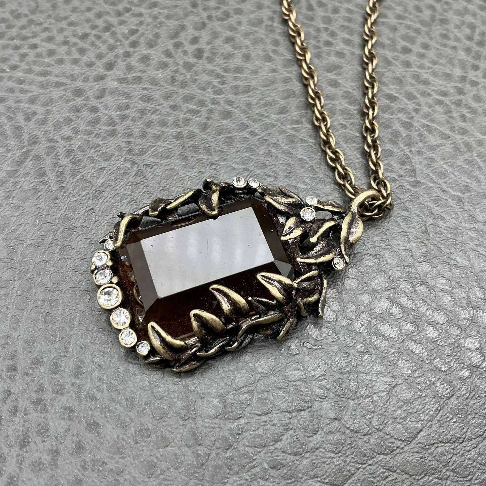Ann Taylor Necklace Gold Tone Brown Glass Pendant Leaf Rhinestone Statement 26″