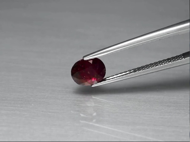 RUBY 1.31 ct Red Oval 6.5×5.4×4.3 mm Natural Untreated Unheated from Madagascar
