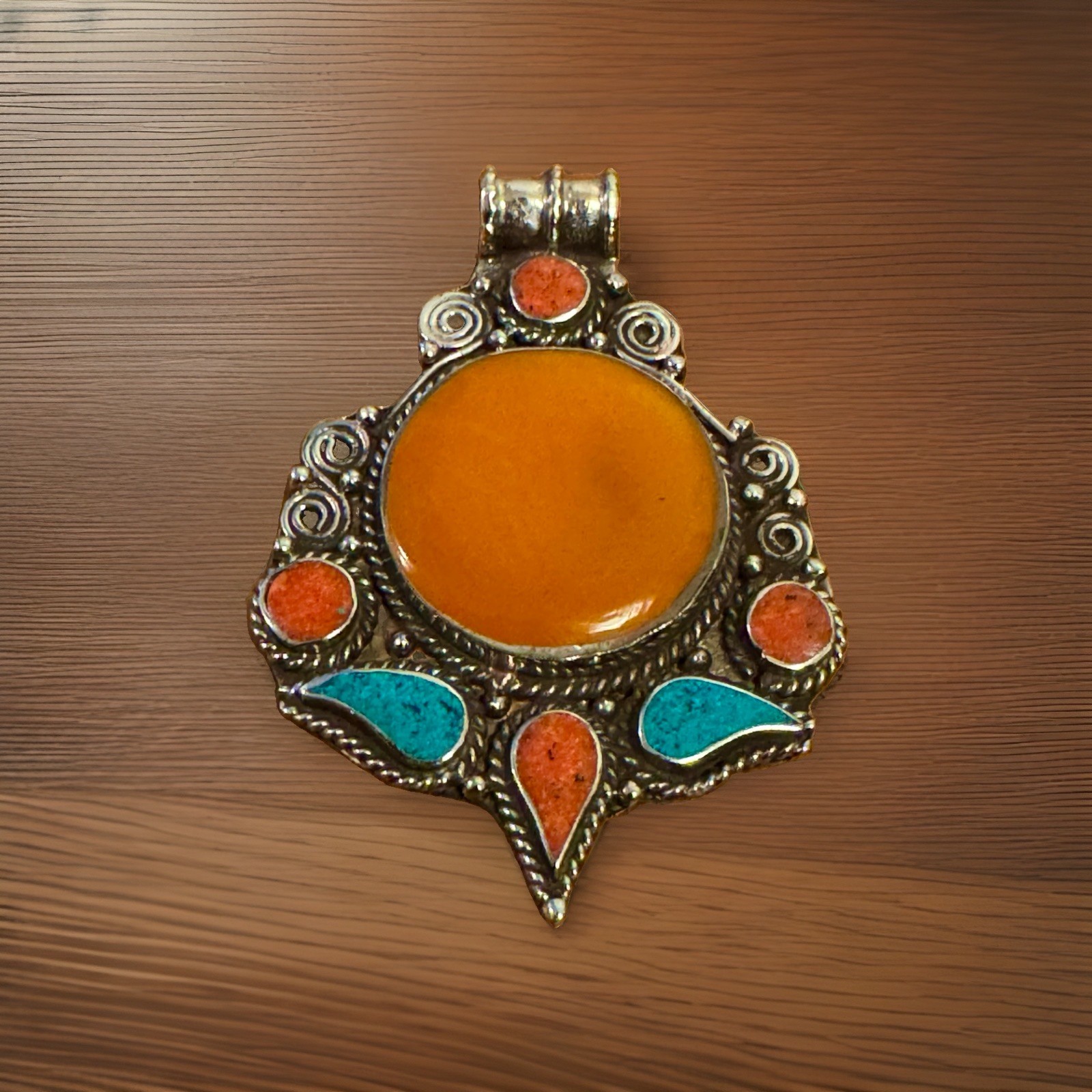 Vintage Style Handcrafted Amber Resin & Inlay Stones Pendant Set In Silver 30gr