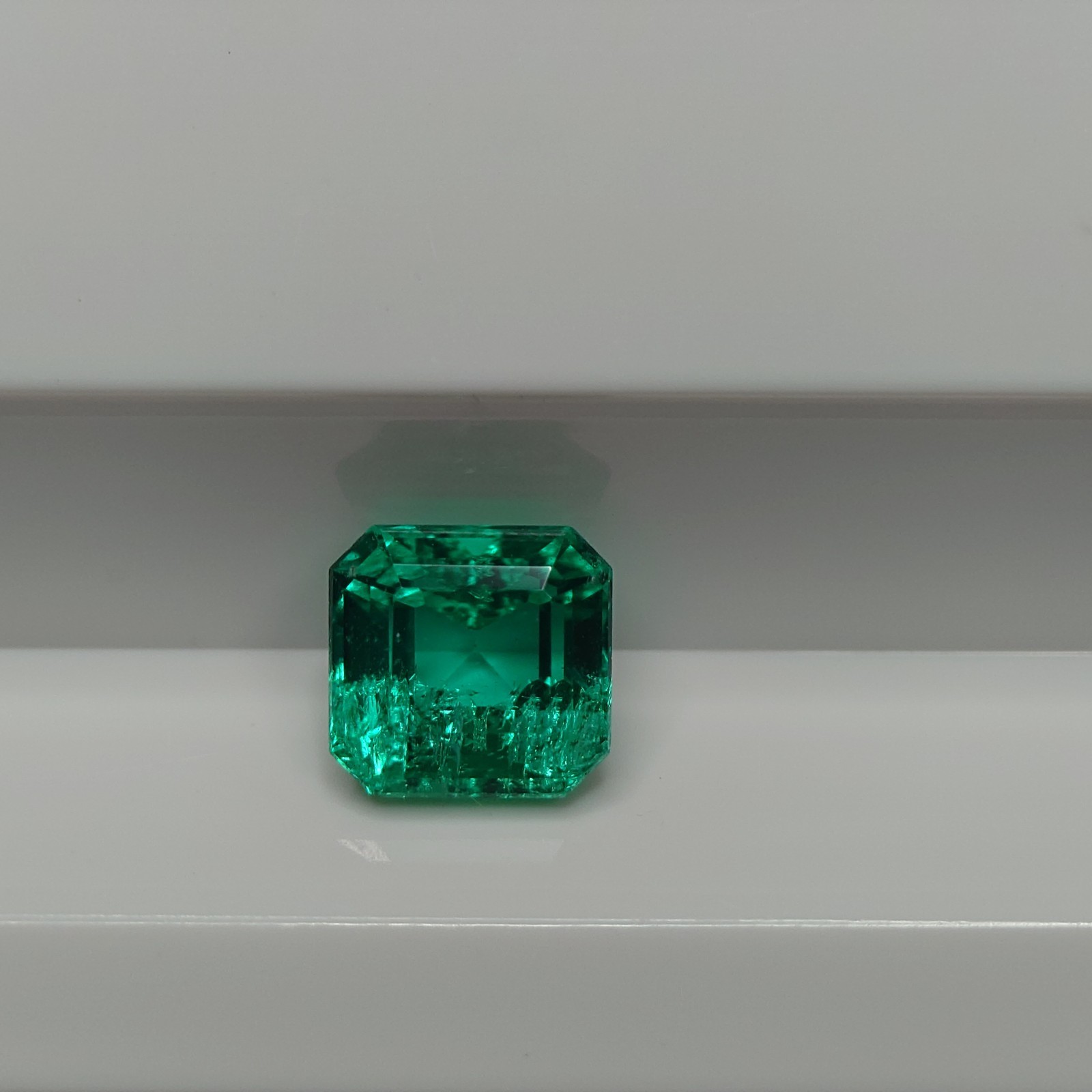 Natural Emerald 0.59 ct, approx. 4.8mm x 4.7mm x 3.4mm, Jewelry Removal e0012