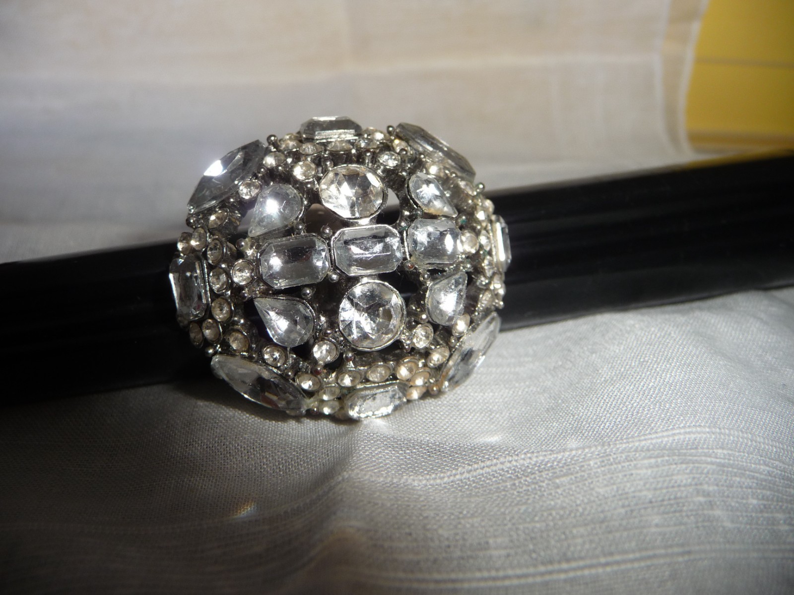 STATEMENT 1 1/2” R CLUSTER OF FAUX DIAMONDS RHINESTONES SZ 5 1/2 RING #2/6-B