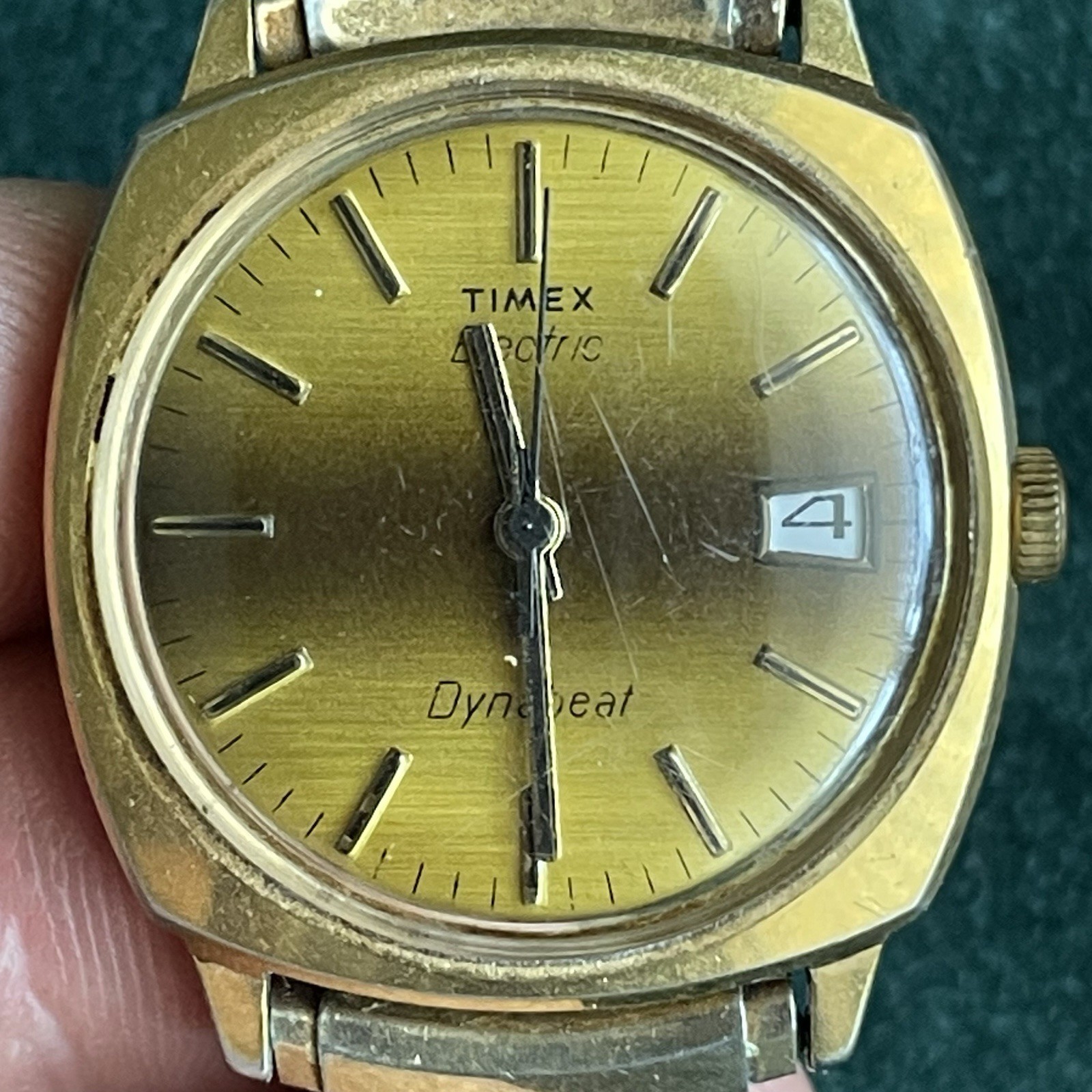 Vintage Timex Electric Dynabeat Date Watch Mens Gold Tone 34mm