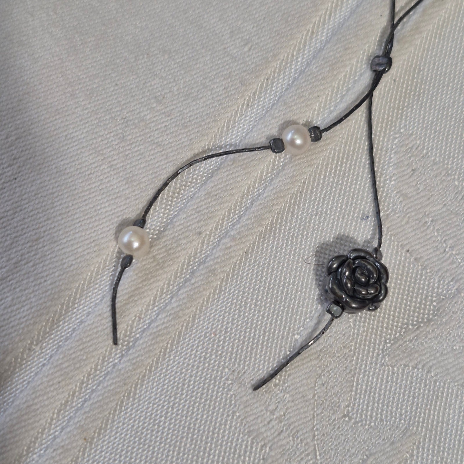 NWT 925 STERLING SILVER NECKLACE WITH ROSES AND PEARLS ISRAEL 16″ PLUS