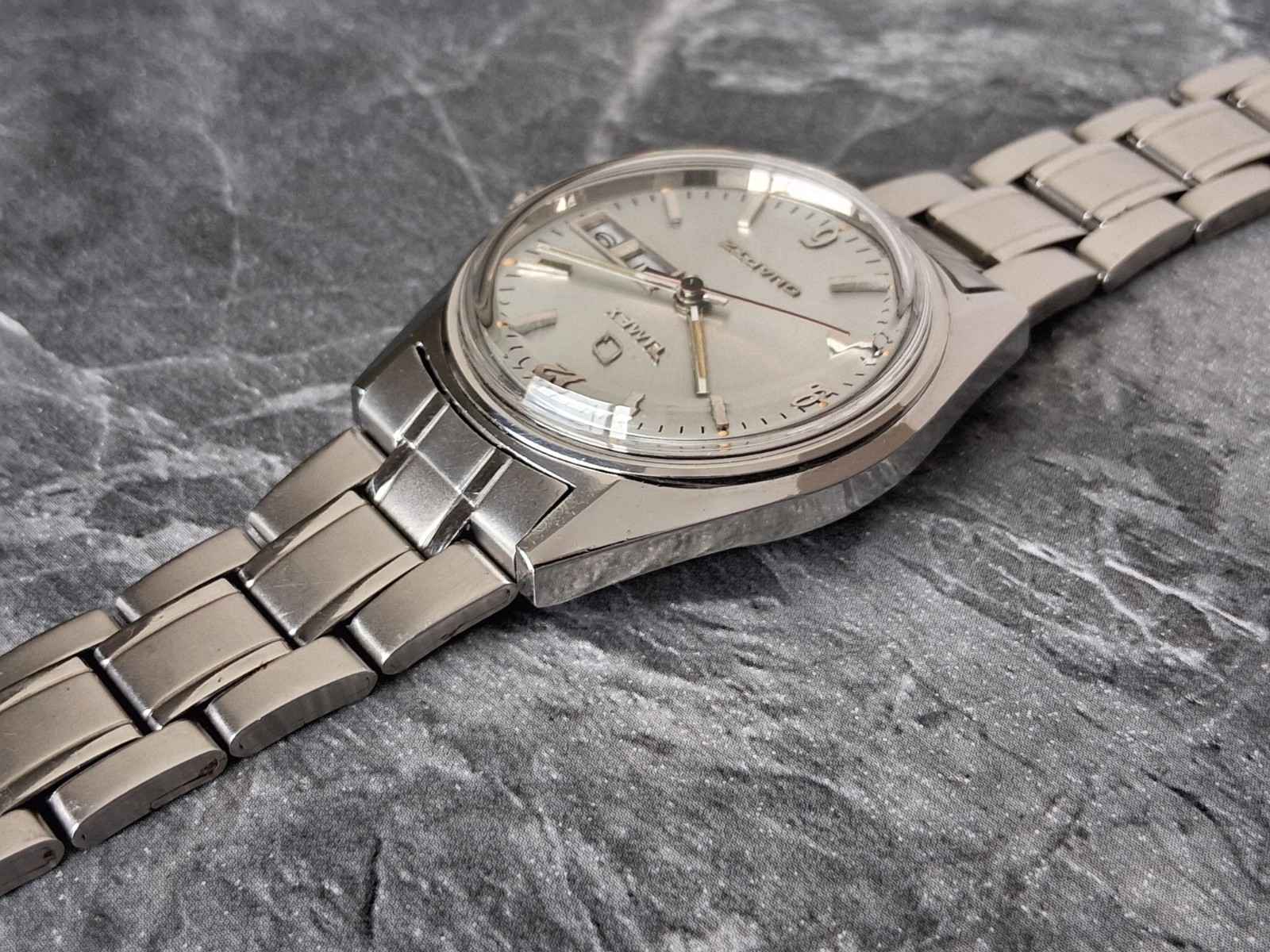 Serviced 1976 Timex Q Quartz Electric Silver Dial Mens Vintage Day Date Watch
