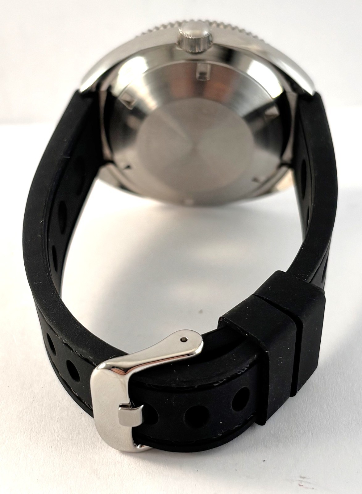 Vintage Gruen Autowind Stainless Steel 1500 Feet True Diver Mens Watch 17J 1970