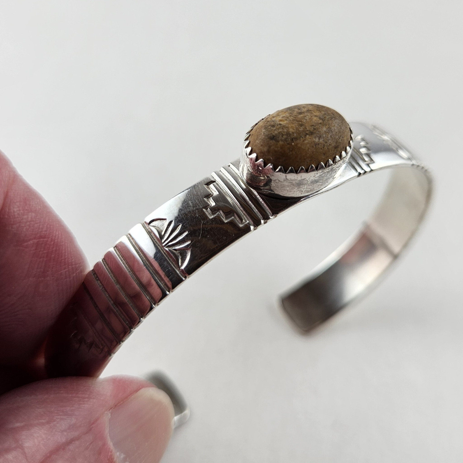 Sterling Silver Navajo T Billy Cuff Bracelet with Brown Jasper 17.0g [8221]