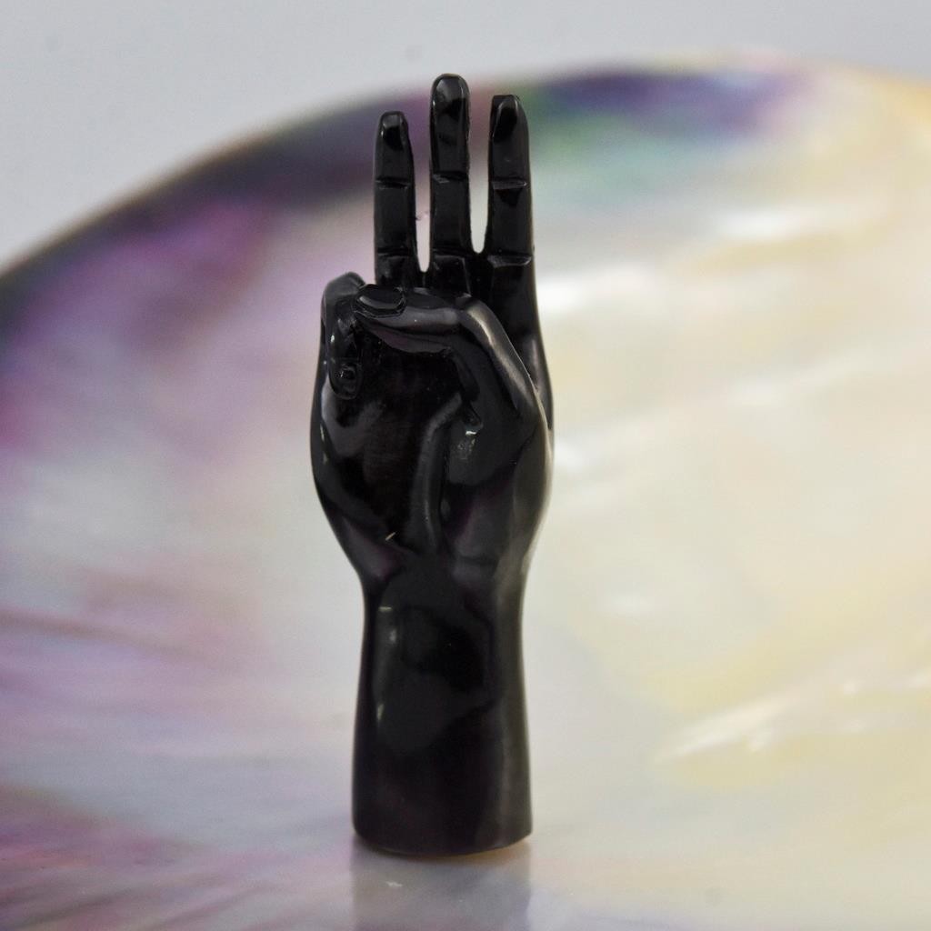 Black Bovine Horn Three-Finger Salute Hand Gesture Carved Jewelry Supply 2.59g