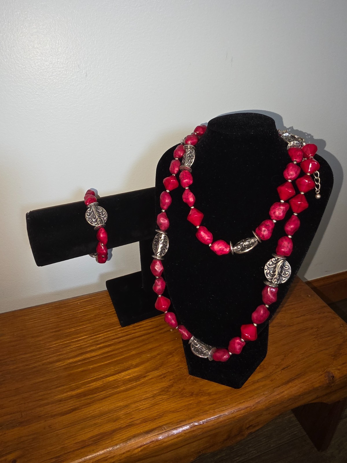 Premier Design “Salsa” Necklace And Bracelet set