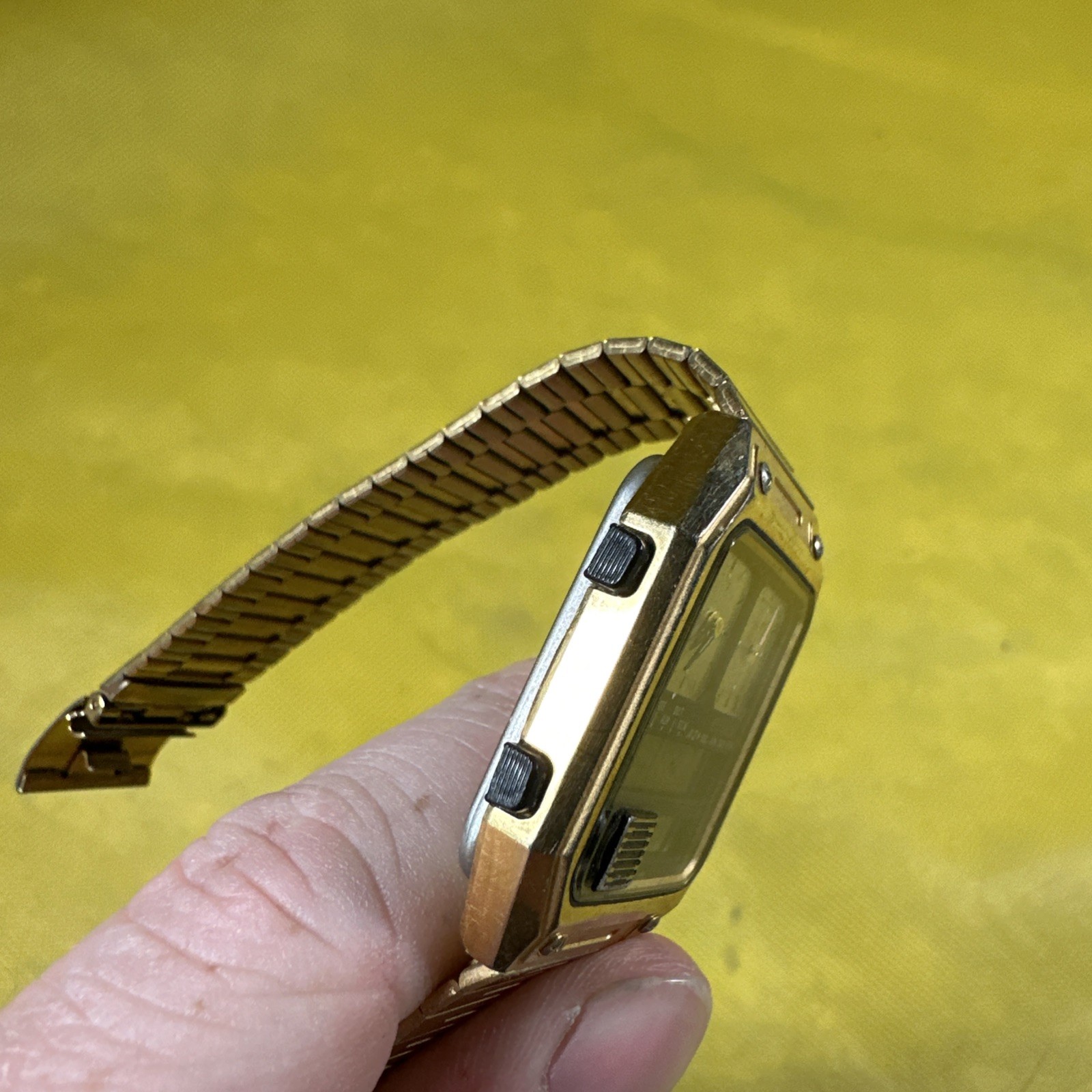 VINTAGE CITIZEN ANA DIGI TEMP 8980 WATCH Gold Tone JAPAN 30-5022-85 L2