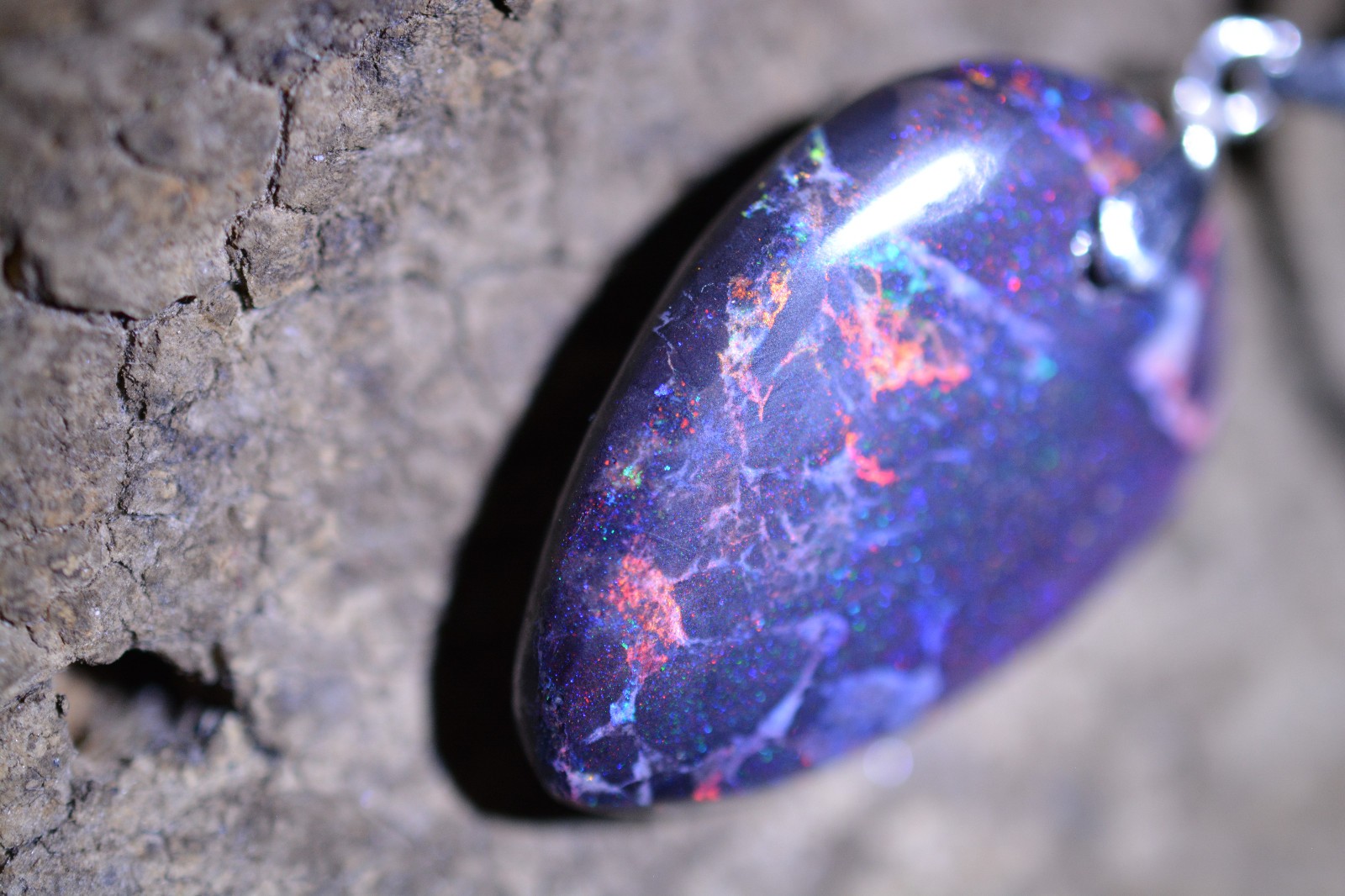 16ct 25x16x5 TOP Mostly RED&BLUE Mooka Boulder Crystal/Hard Matrix Mix Opal AUS
