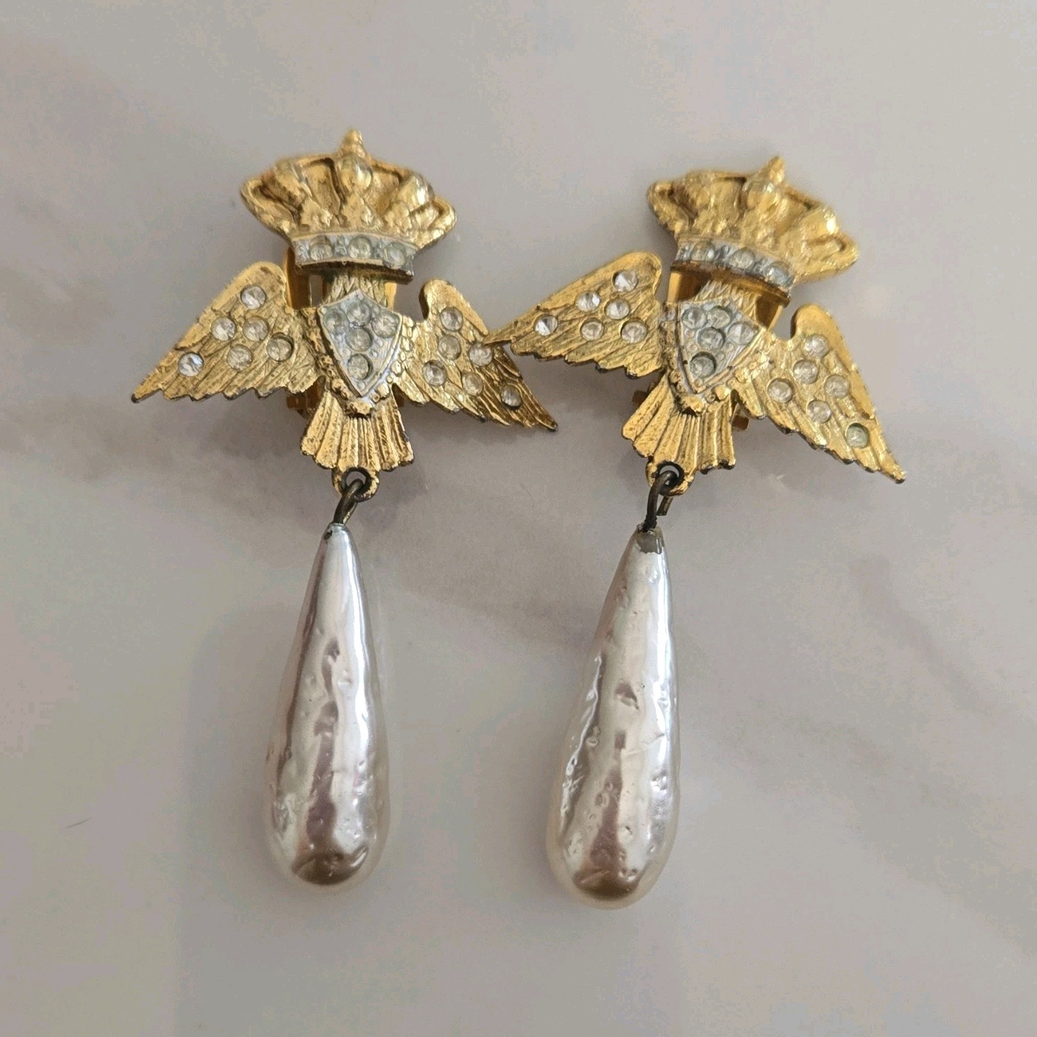 Vintage Gold-Tone Dangle Clip-On Crown Eagle Earrings w/Faux Pearl Item#0019