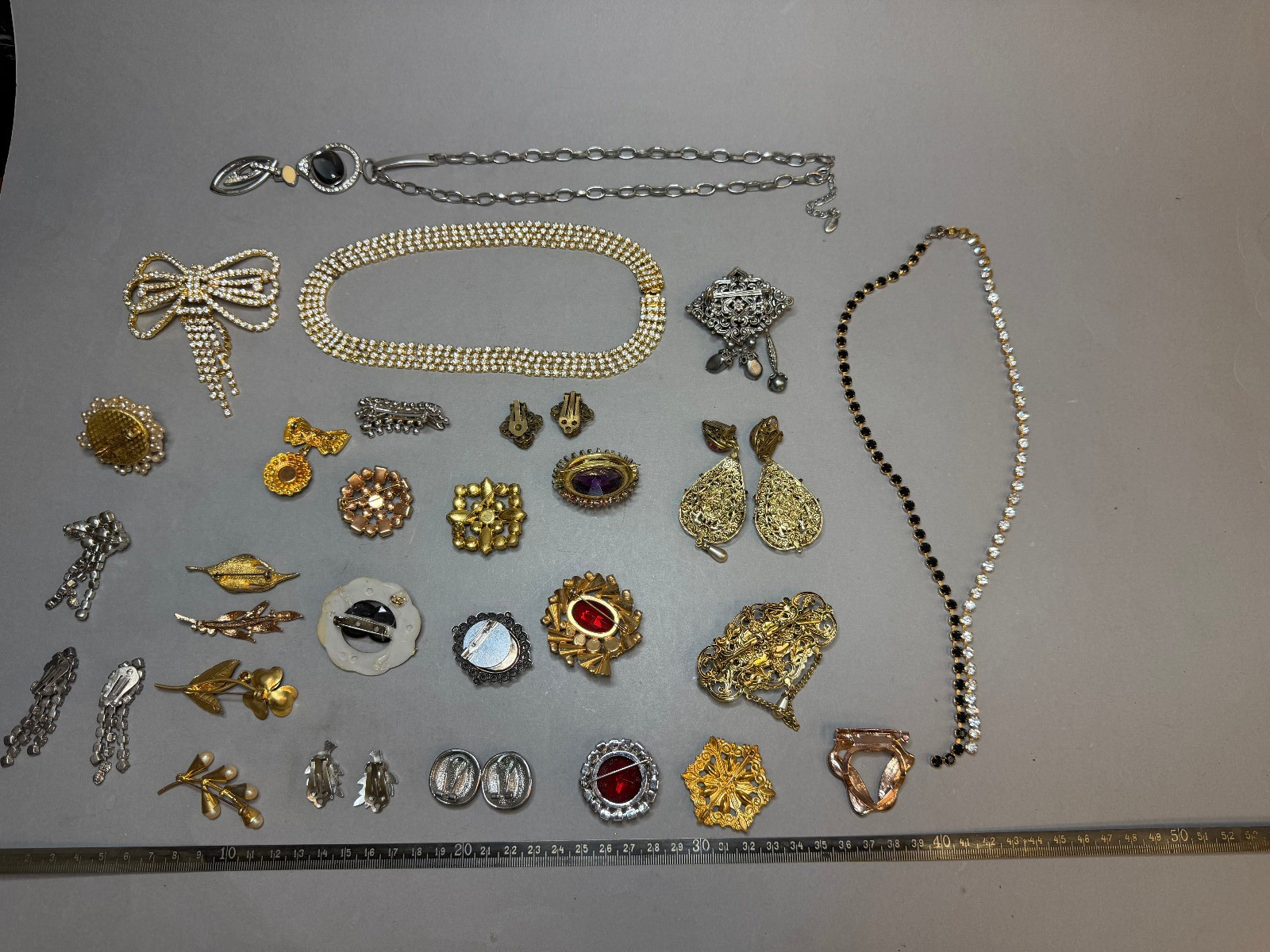 Vintage Costume Jewelry Lot Signed AVON Czech Jablonec USSR Brooches Earrings Se