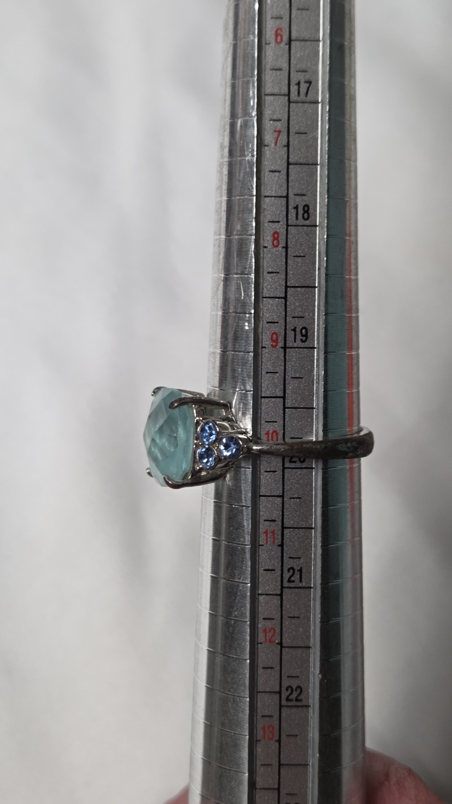 Vintage NVC Avon, Natalyia V Collister, Crystal Ring, Size 10 (1157)