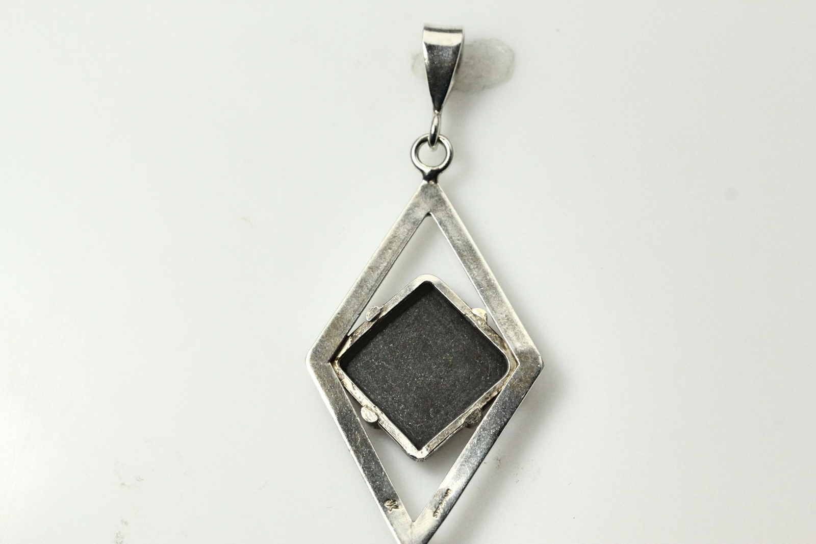 925 Sterling Silver Kite Shaped Black Stone Pendant 11.5 Grams (PEN6477)