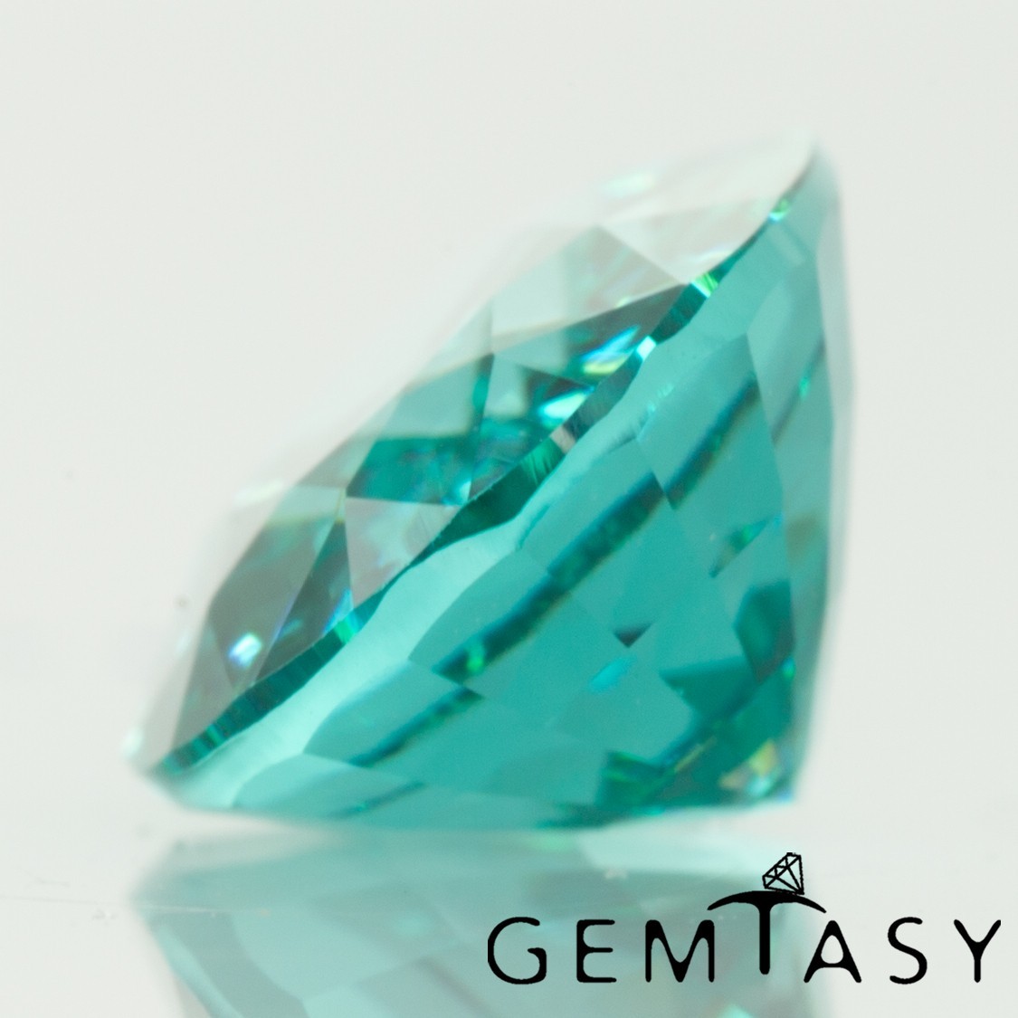 Cut stone – Paraiba YAG Czochralski (Pulled) lab grown, Oval 9x7mm 2.74-3.03ct