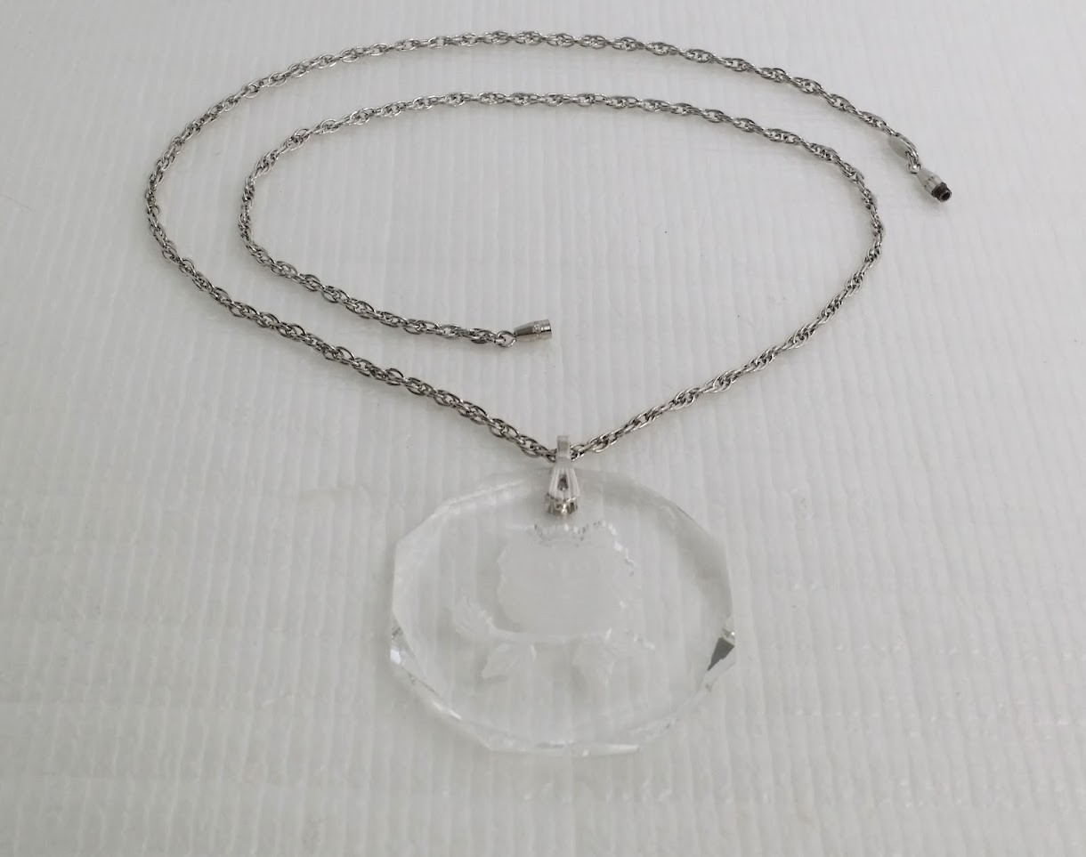 Vintage Silver Tone Simulated Turquoise Pill Box Pendant Necklace