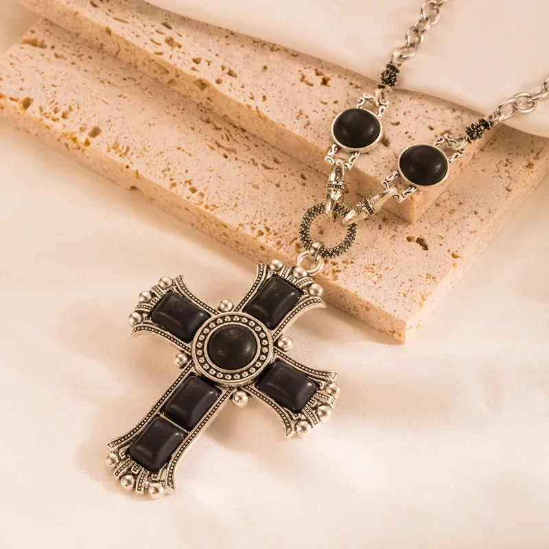 Alloy Plating Inlay Turquoise Silver Plated Women’s Sweater Neckace