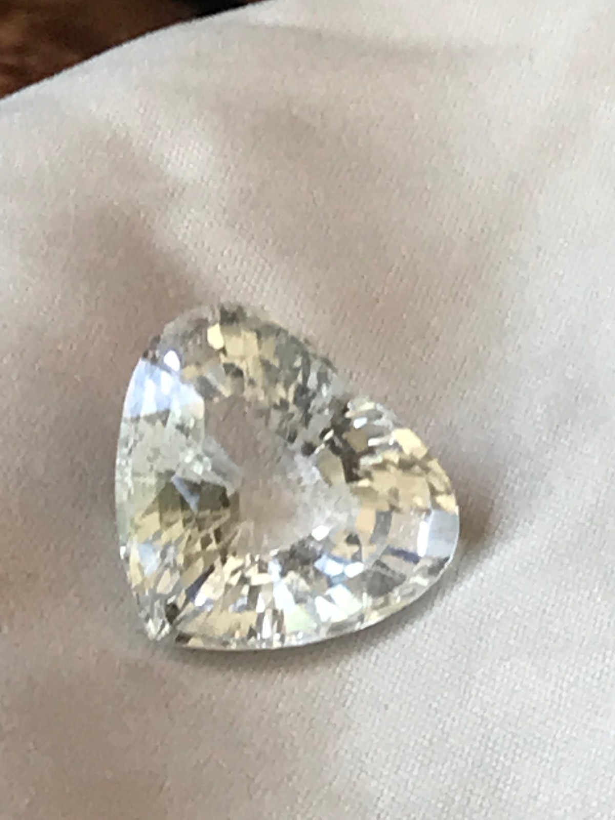 Topaz Heart 20.5 cts (untreated) si grade Beautiful, Stunning Top cut Topaz