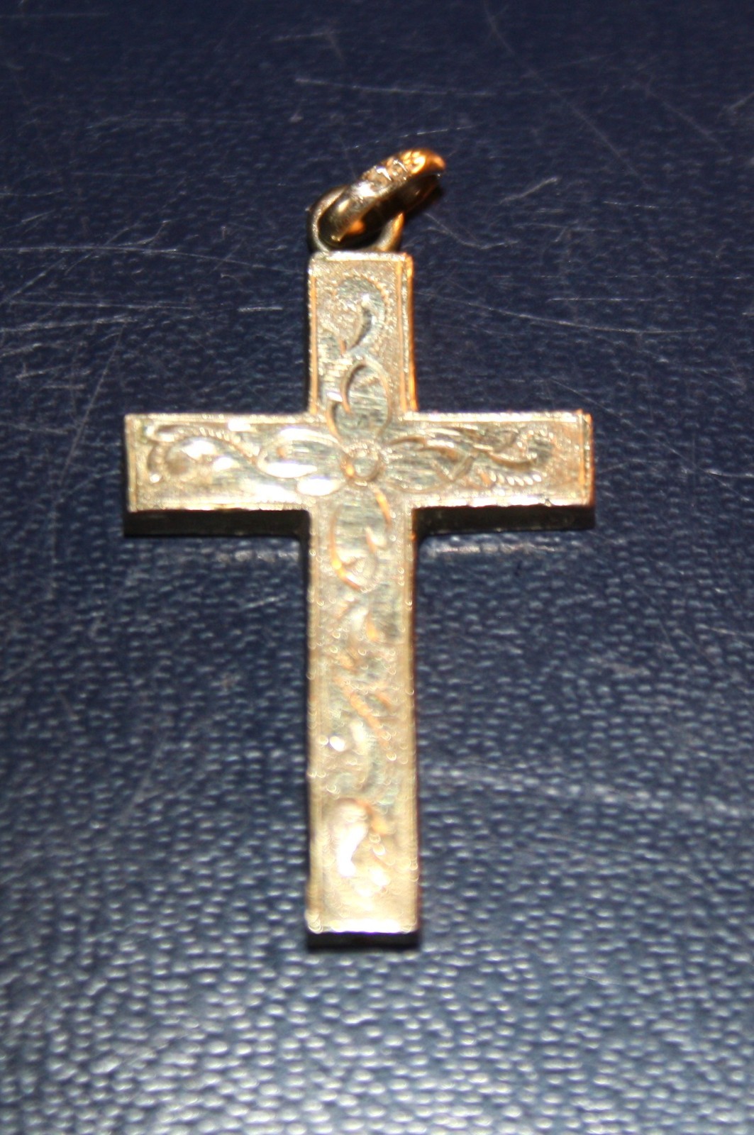 Small Christian Cross, Gold: Hallmark 333, Length Approx 27mm with Eyelet + Engraving,