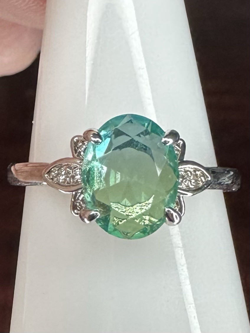 Bomb Party Ring- Retro- 2934- Lab Created Lime Ombré- Size 7- Rhodium Plated