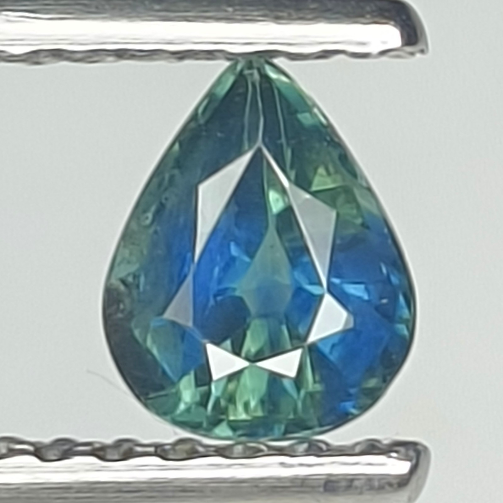 WONDERFUL NATURAL BLUE SAPPHIRE 0.45Cts