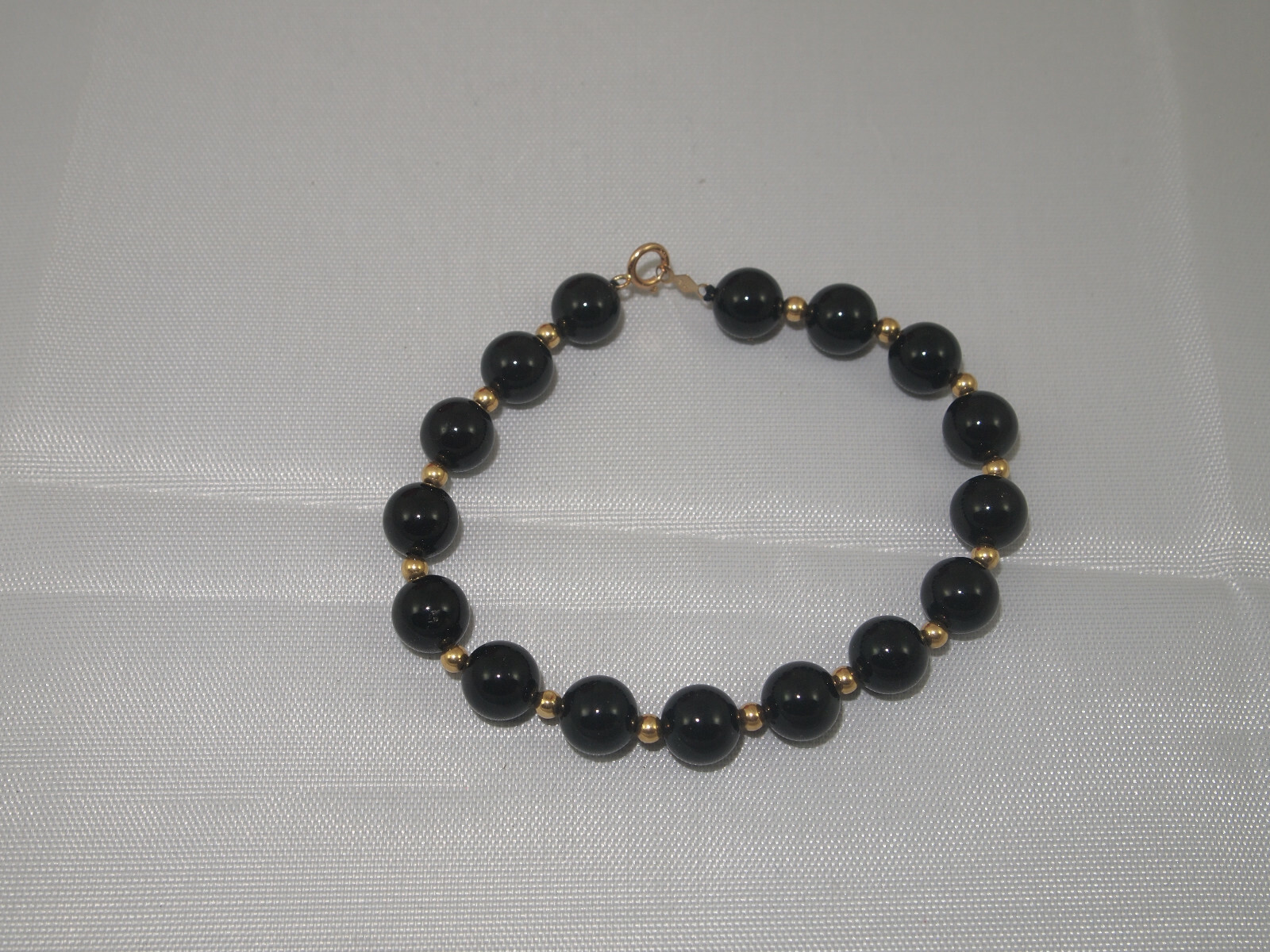 14K Yellow Gold & 8mm Black Onyx Beaded Bracelet 7 Inches 11.35 grams