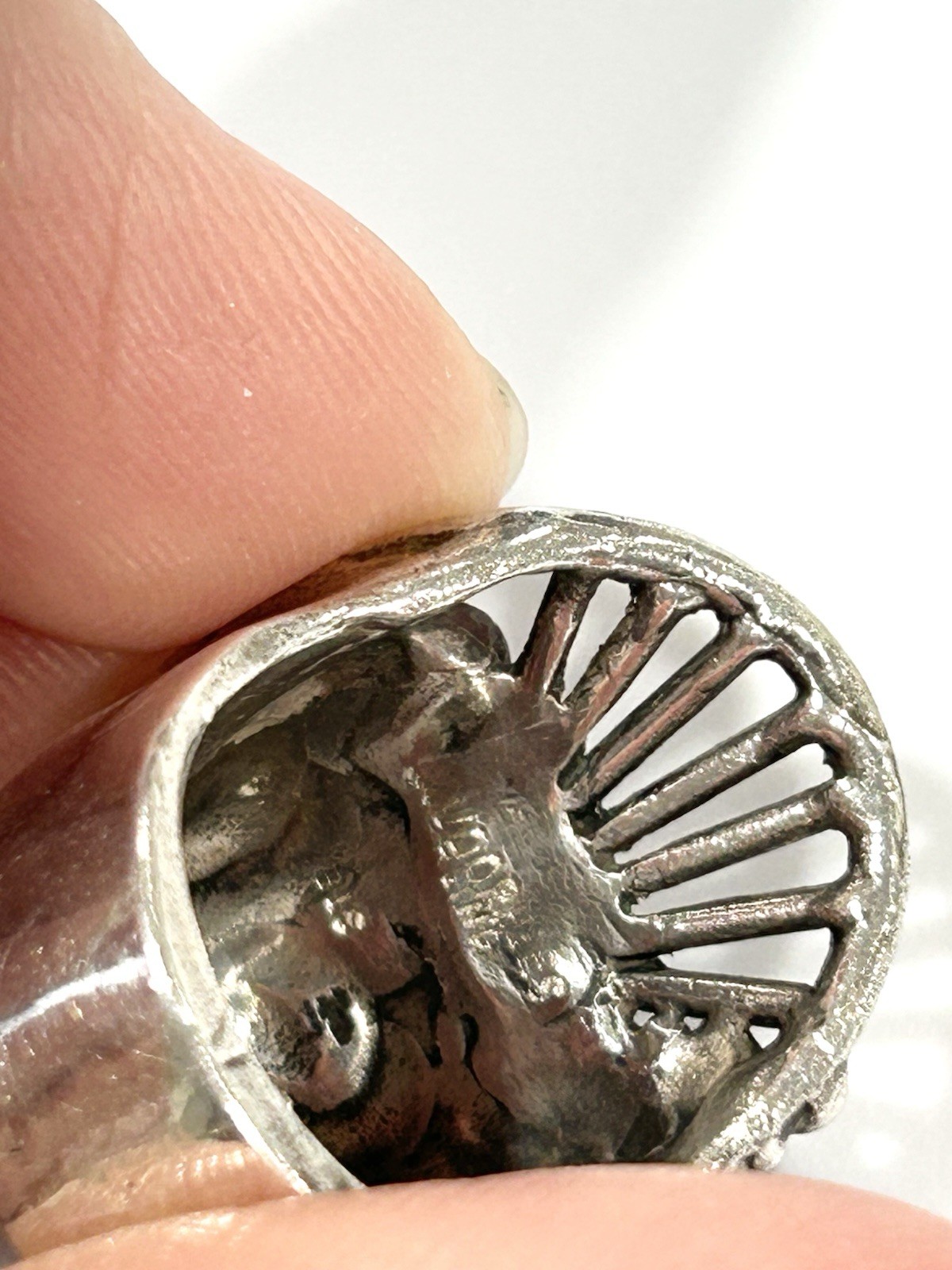 JANE VOORHEES Artist Sterling Silver Face Design Ring Size 6.5