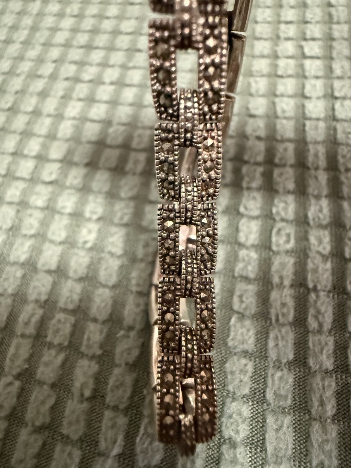 Elegant Chain Link 925 Sterling Silver Bracelet with Black Stones 7.5 Inch Long