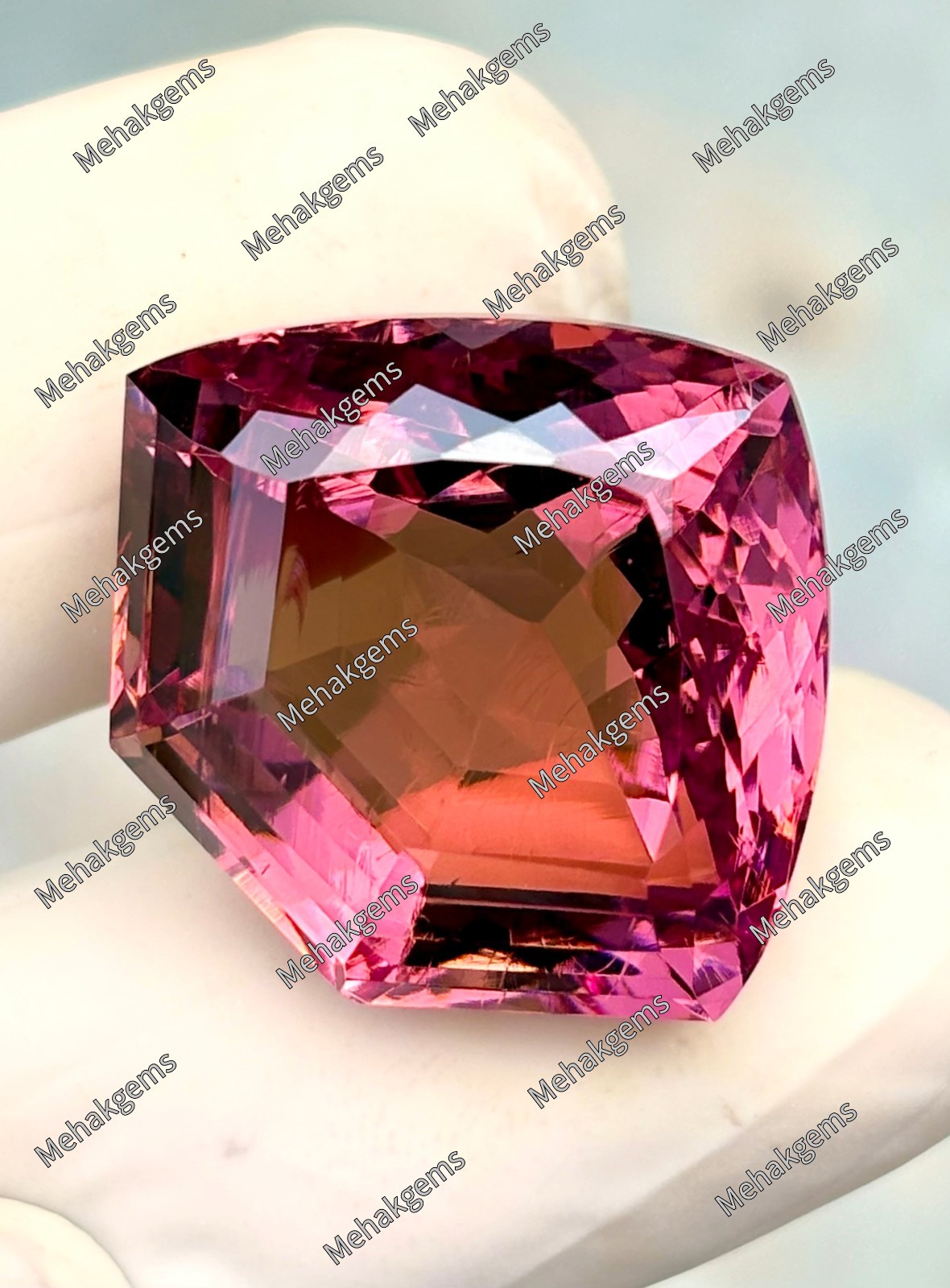 43 Ct Zultanite Gemstone, Color Changing Diaspore, Fantasy Cut Shield, Collector