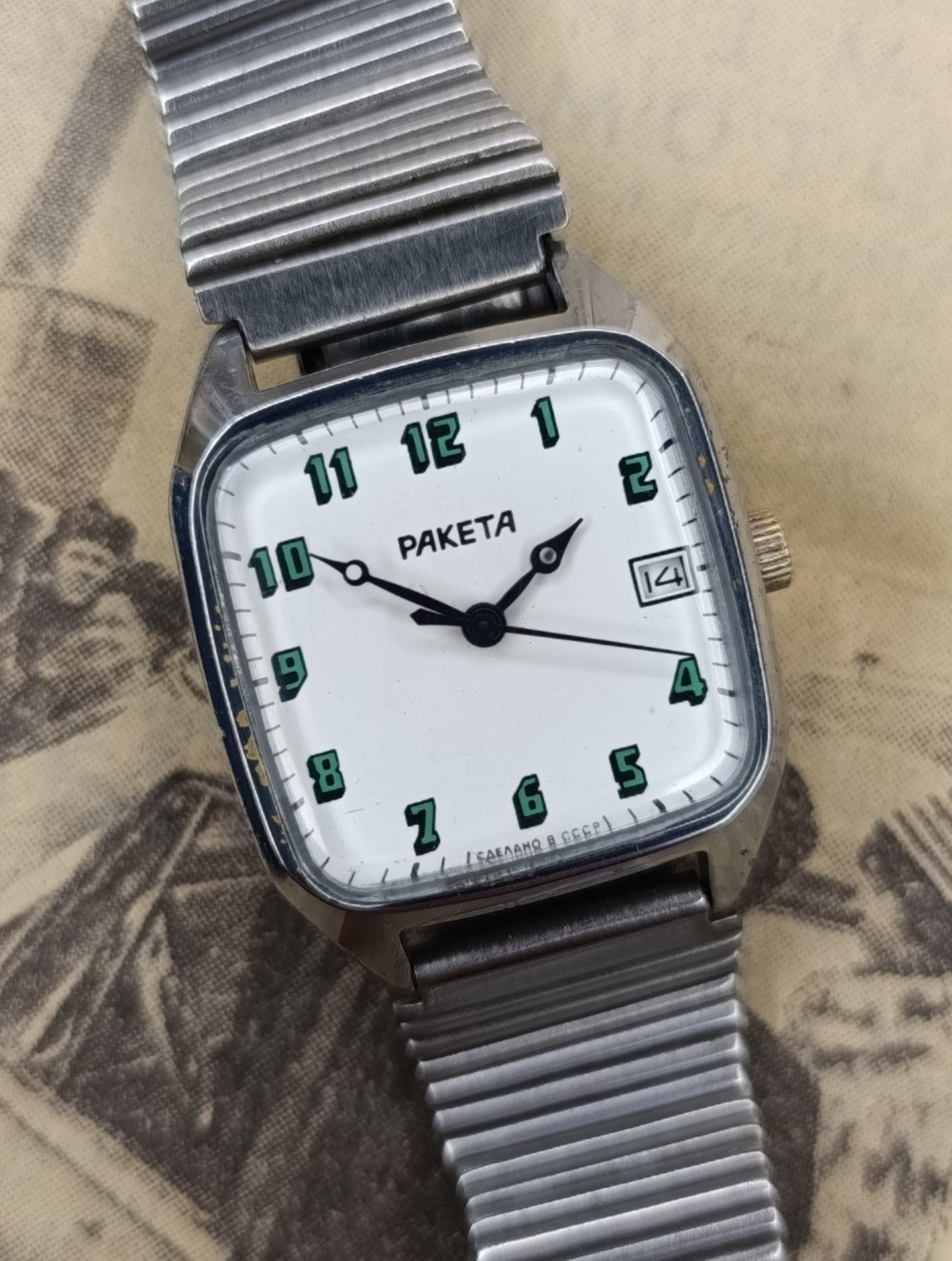 Nice collectiable Soviet Vintage Raketa Original USSR watch 2614.H 18j early 80s
