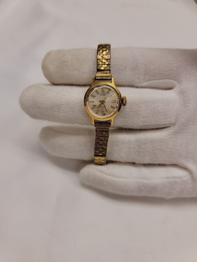 SEIKO Hand-wound Watch