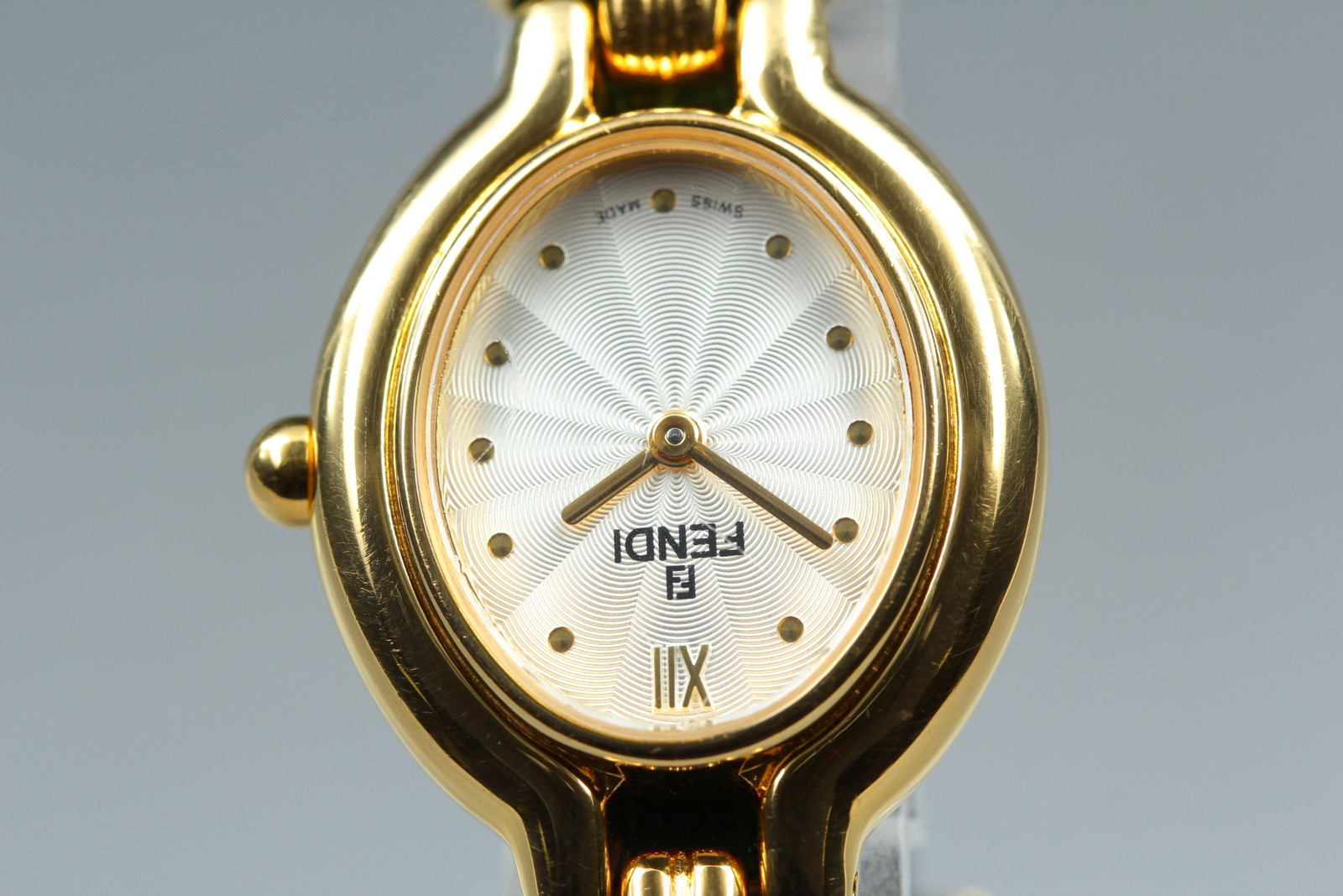 FENDI 640L Chameleon Change Green Belt Gold 24mm Women’s Quartz Watch Vintage