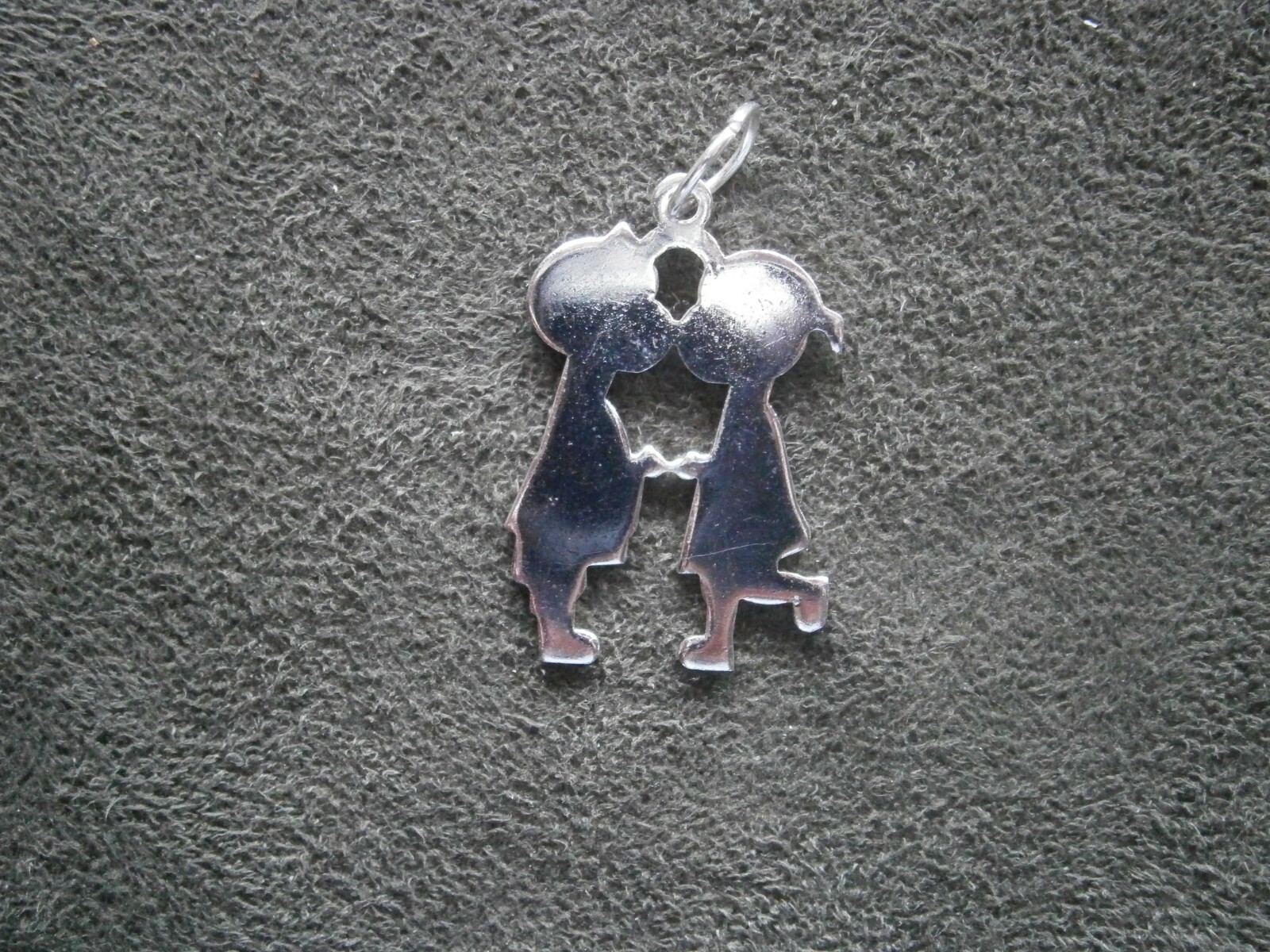 Kissing Couple Vintage Shiny Sterling Silver Bracelet Charm Pendant 3.0g