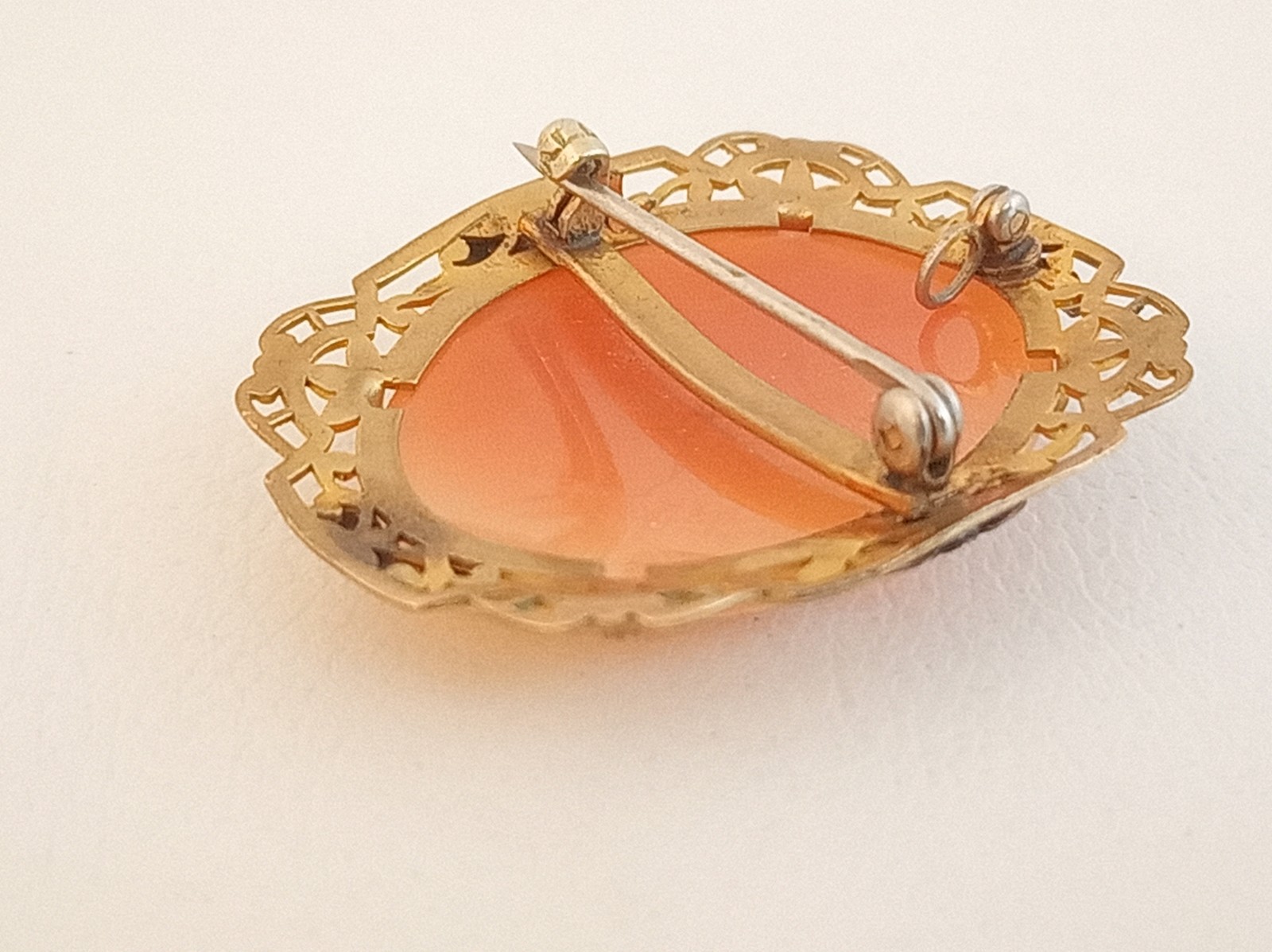 Vintage antique tricolor gold fill carved shell cameo pin pendant flowers