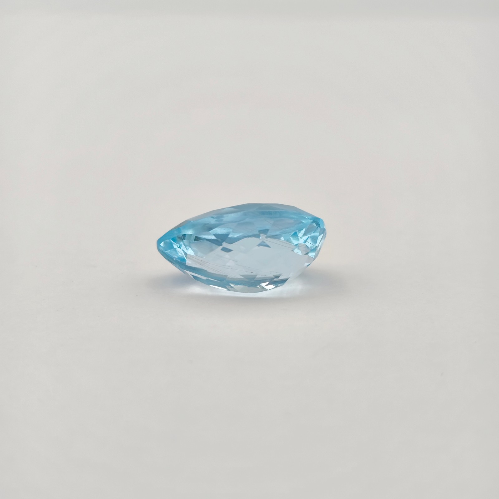 11.69 Ct Natural Blue Topaz Oval Step Cut Blue Gemstone 16.7×11.6 mm Brazil