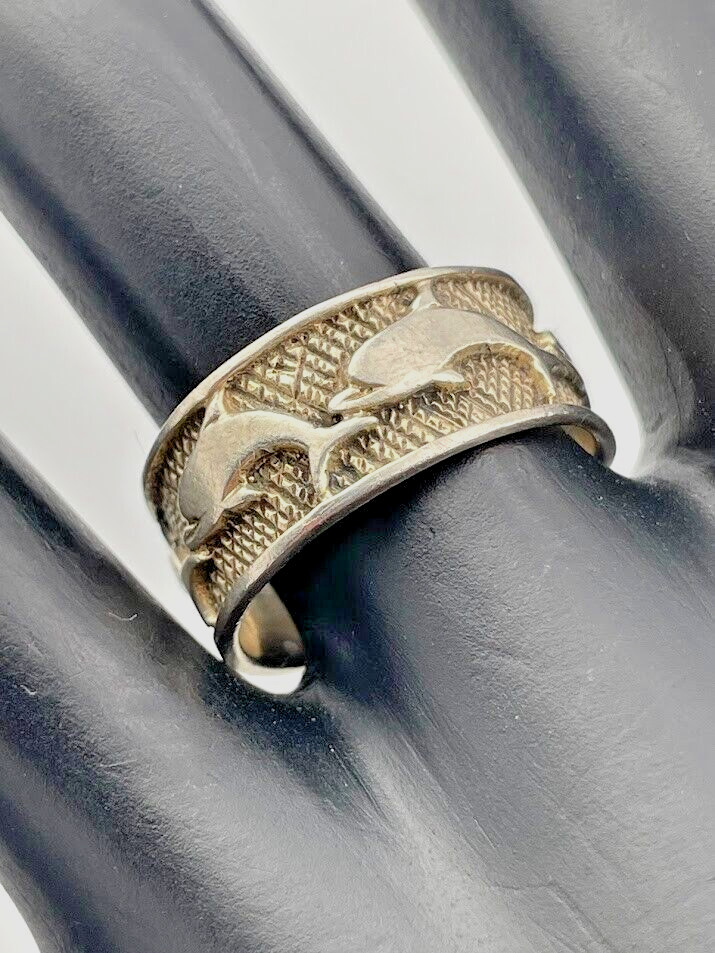 MARSALA 925 STERLING SILVER JUMPING DOLPHIN 8.7MM BAND RING SIZE 8.5 THUMB 2603