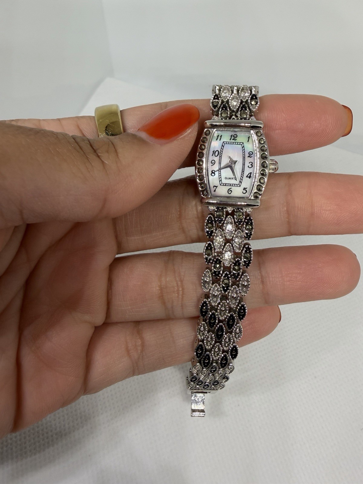 Women’s Silver Tone Rhinestone Bracelet Watch – Working Quartz Dress Watch