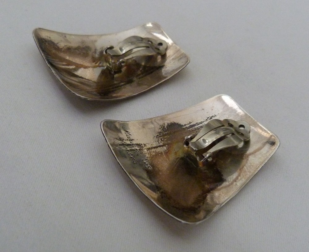 1 5/8″ LONG VINTAGE MARIAN NEZ NAVAJO NATIVE AMERICAN STERLING SILVER EARRINGS